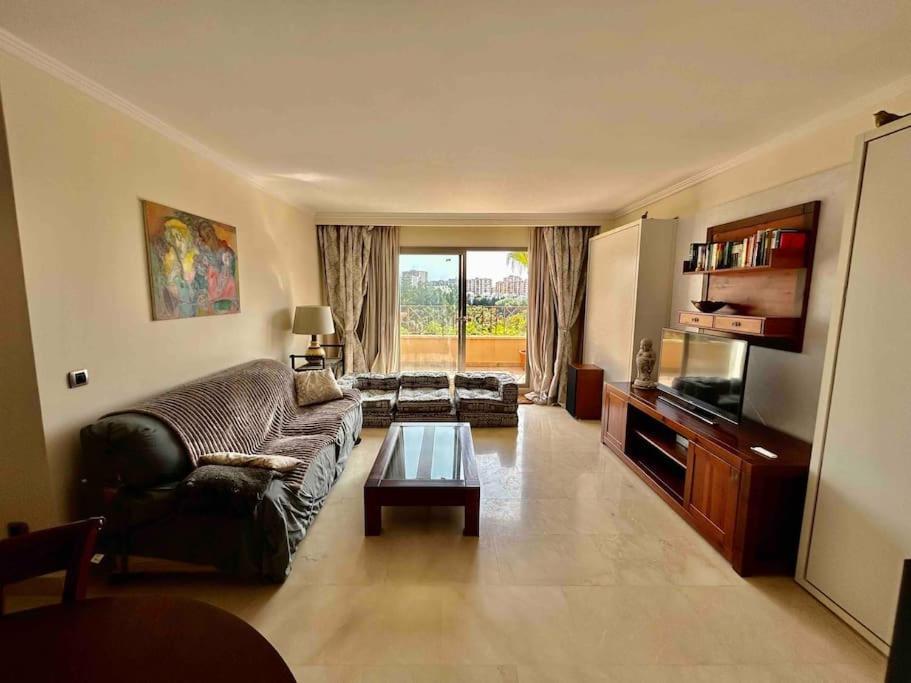 Family Friendly 2 Bedroom And 2 Bathroom Near The Beach Appartement *