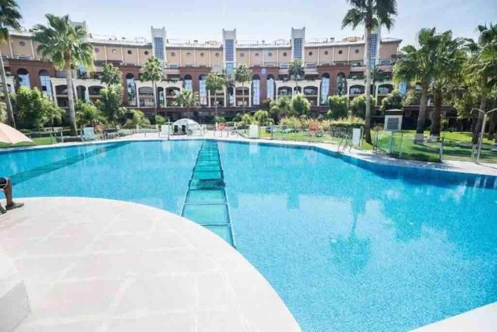 Family Friendly 2 Bedroom And 2 Bathroom Near The Beach Appartement *